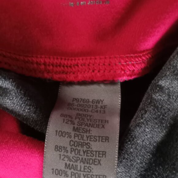 4 PIECE BUNDLE OF WOMENS CLOTHING SIZE MEDIUM. LIKE NEW! EXCELLENT CONDITION! - Picture 13 of 15